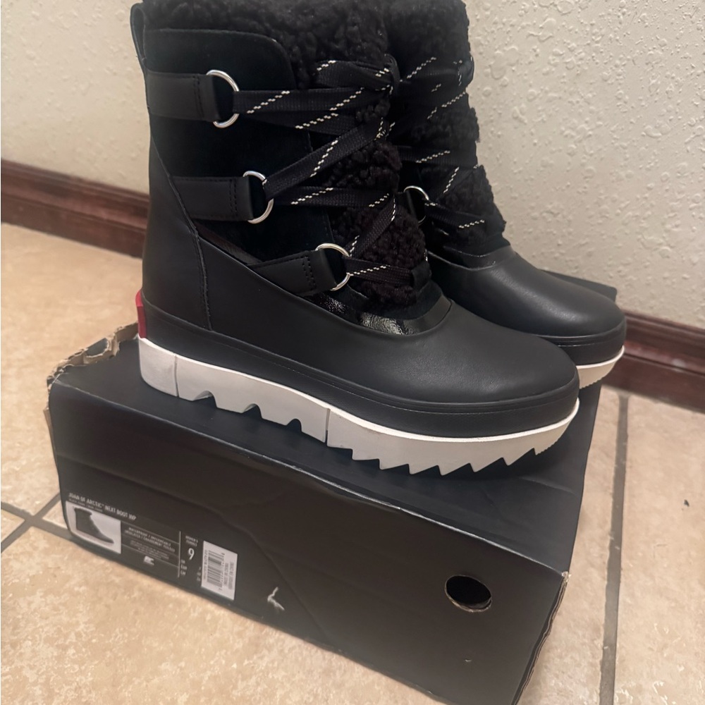 Sorel Black and White Winter Boots